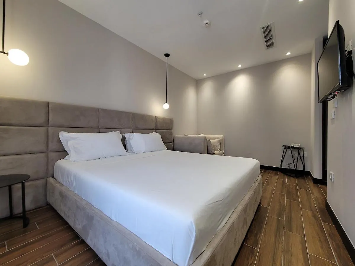 ***** Hotel Delfin Resort Kune Shëngjin Albânia